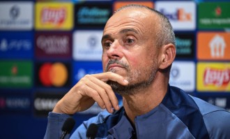 恩里克荣获克鲁伊夫奖：四冠荣耀背后的战术与故事