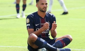 2-2！6-5！大巴黎9分钟2球斩热刺，加冕5冠王，登贝莱的金球稳了