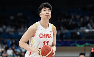 西乙主帅谈余嘉豪！直指防守+对抗+篮板隐患，需进步才能进西甲！