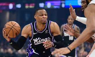 米切尔33+8小萨24+16 莫布利29+13+8骑士力克国王