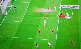 B费不满主裁根源曝光，后撤战术大失败！曼联唯一威胁竟由门将创造