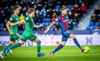 意甲保级生死战！都灵VS莱切：伤病潮下的困兽斗，比分进球数前瞻