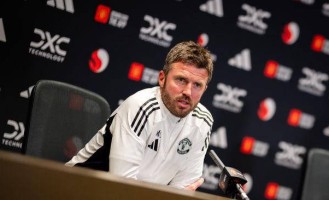 一夜巨变！曼联新帅人选曝光，欧冠前景再添变数