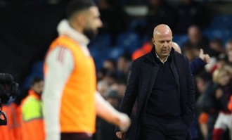 谁赢不好说！利物浦高层选择支持斯洛特，但萨拉赫却在等“反转”